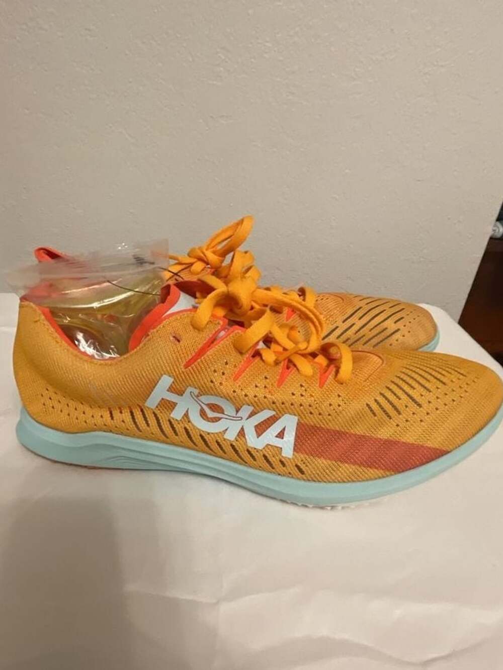 Hoka Cielo X LD Radiant Orange/Camellia Track Spikes
Women’s 11
Men’s 9.5